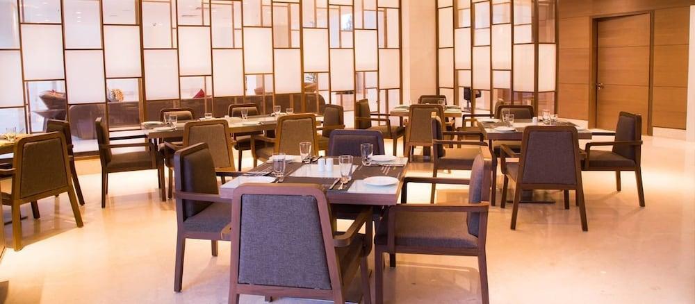فندق جراند إكزوتيكا بيزنس Pimpri-Chinchwad المظهر الخارجي الصورة