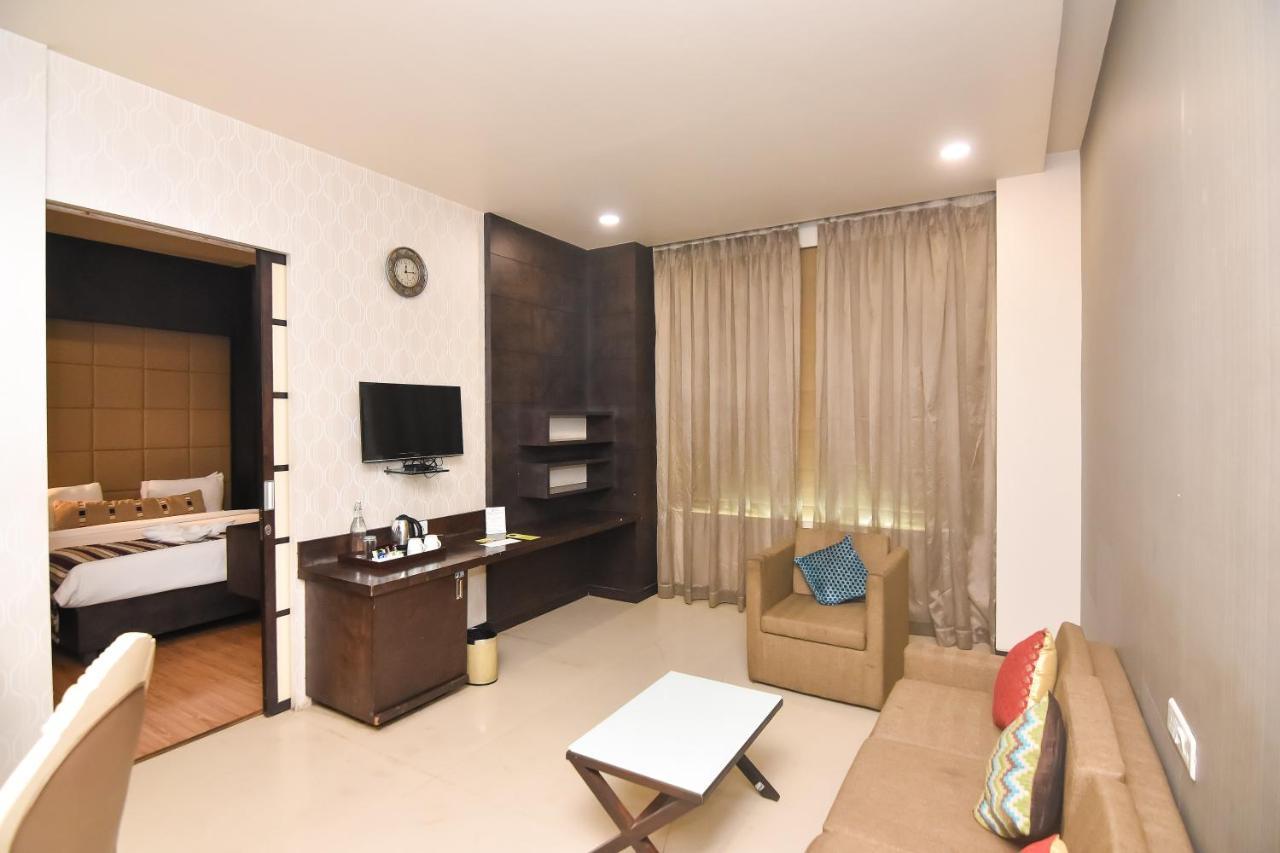 فندق جراند إكزوتيكا بيزنس Pimpri-Chinchwad المظهر الخارجي الصورة