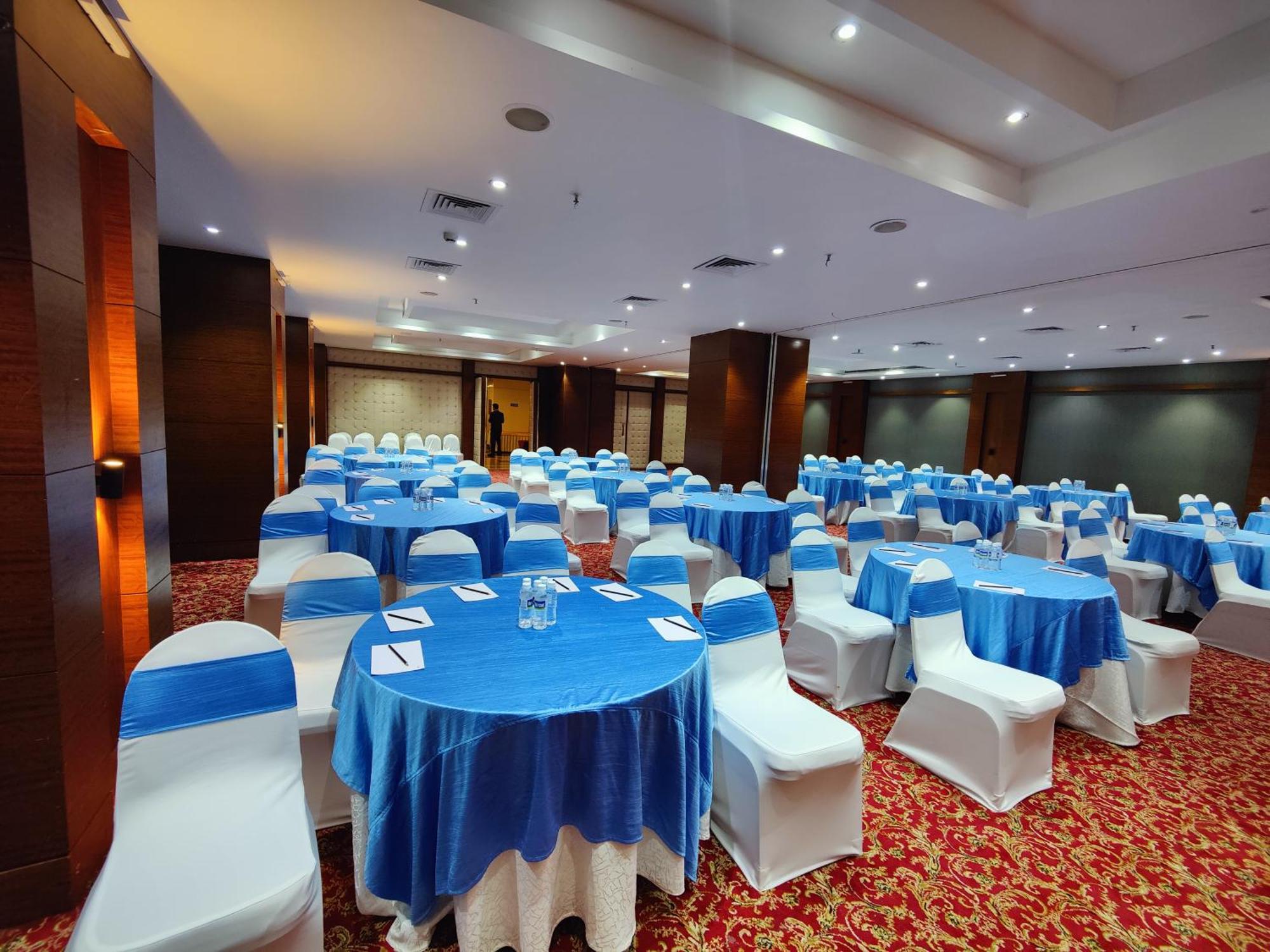 فندق جراند إكزوتيكا بيزنس Pimpri-Chinchwad المظهر الخارجي الصورة