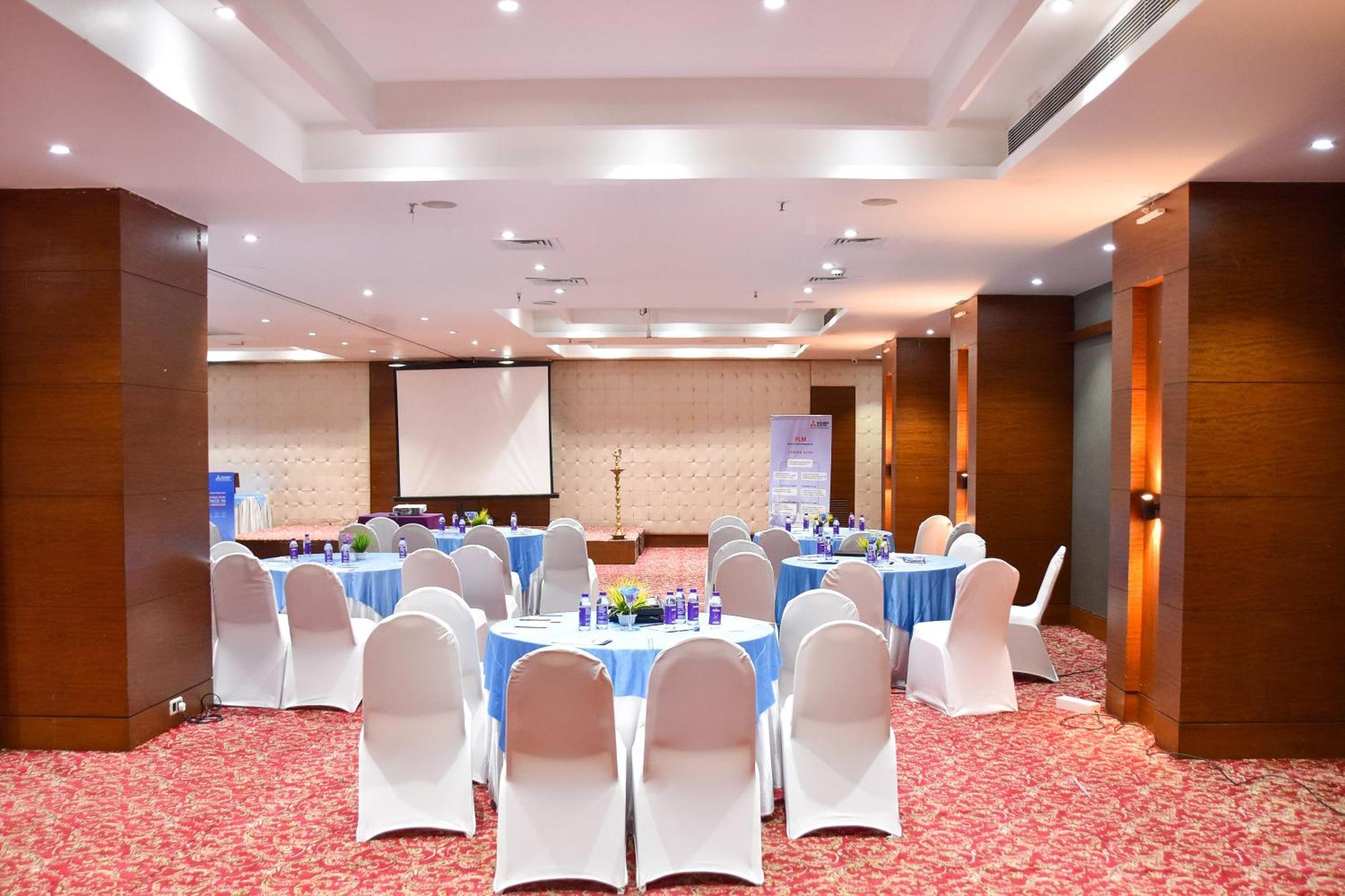 فندق جراند إكزوتيكا بيزنس Pimpri-Chinchwad المظهر الخارجي الصورة