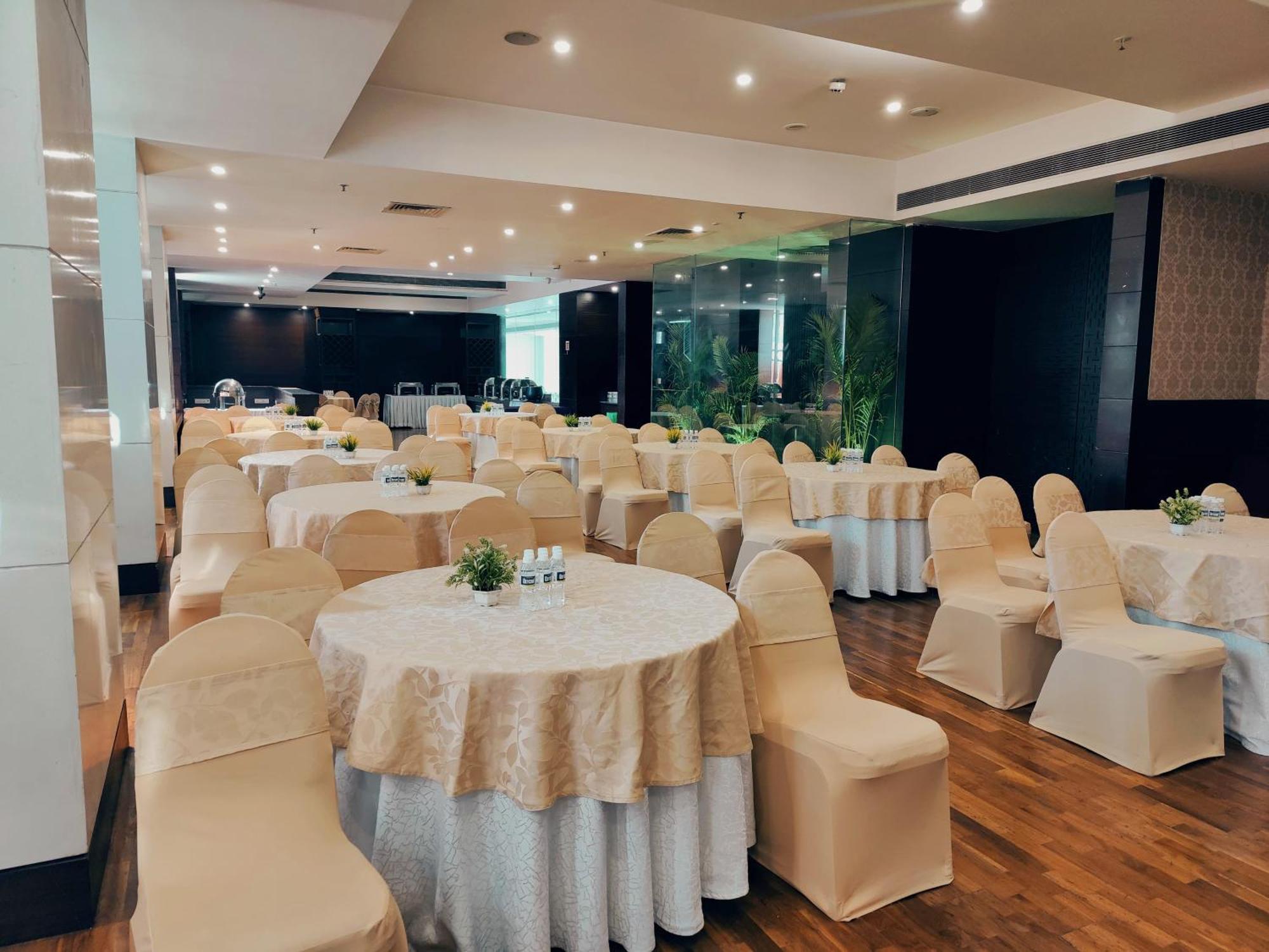 فندق جراند إكزوتيكا بيزنس Pimpri-Chinchwad المظهر الخارجي الصورة